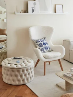 Teddy-Ohrensessel Wing mit Holz-Beinen