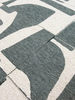 Teppich Campanula mit grafischem Muster