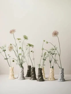 Vase Bloom aus Keramik, H 15 cm