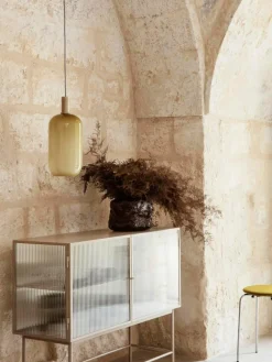 Vitrine Haze mit Glastüren