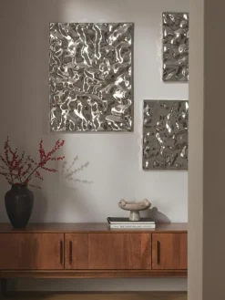 Wandobjekt Splash mit gehämmerter Oberfläche