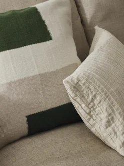 Woll-Kissenhülle Aylin mit abstrakter Verzierung