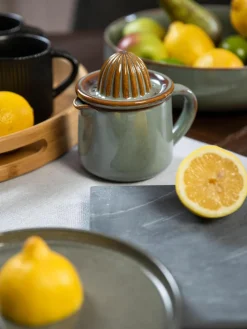 Zitronenpresse Pixie mit integriertem Kännchen